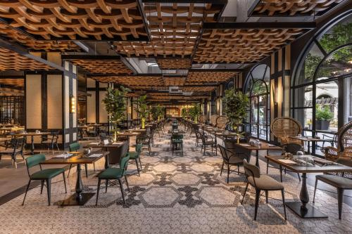 Dining terrace at the Lopesan Costa Meloneras