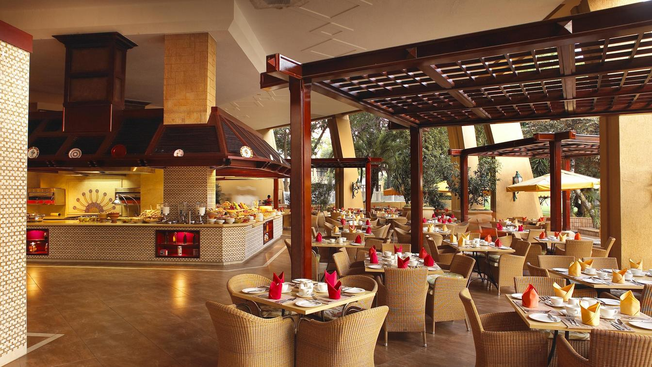Sun City Hotel dining
